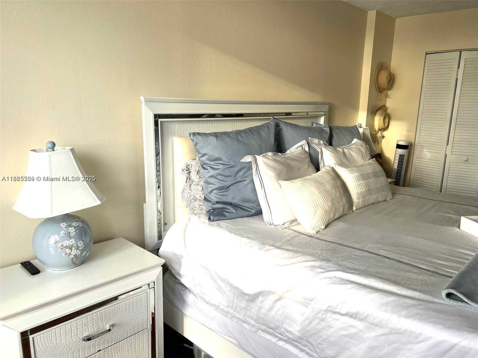 Small Image of 1600 SOUTH OCEAN DR #3D, Hollywood Number 21