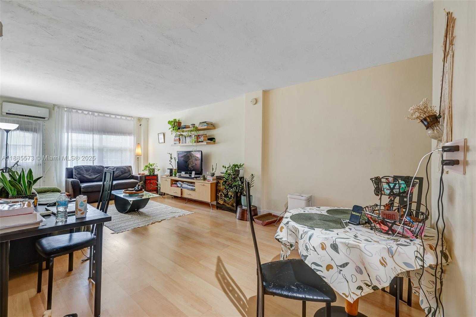 Small Image of 1300 LINCOLN RD #B402, Miami Beach Number 11