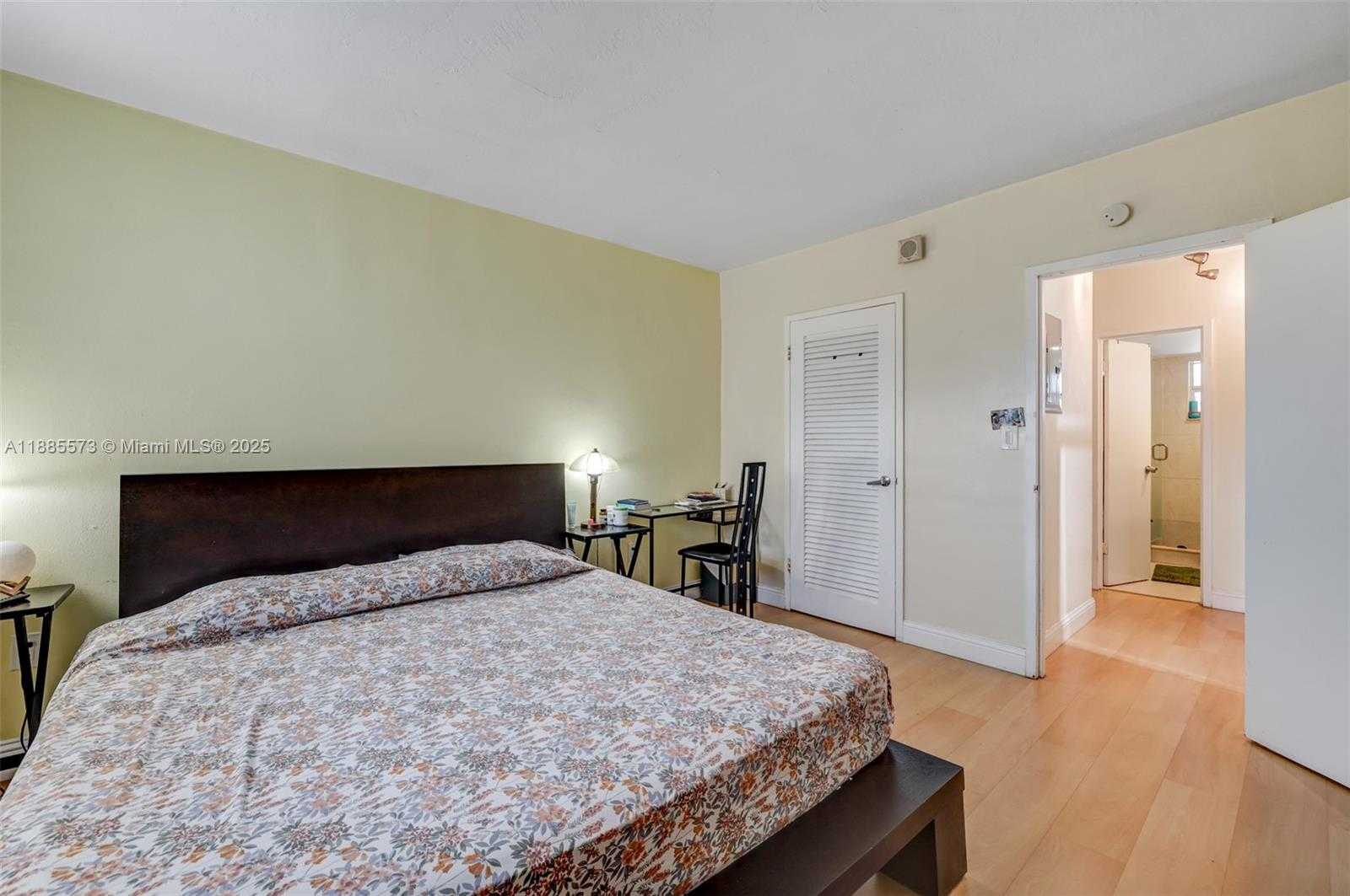 Small Image of 1300 LINCOLN RD #B402, Miami Beach Number 17