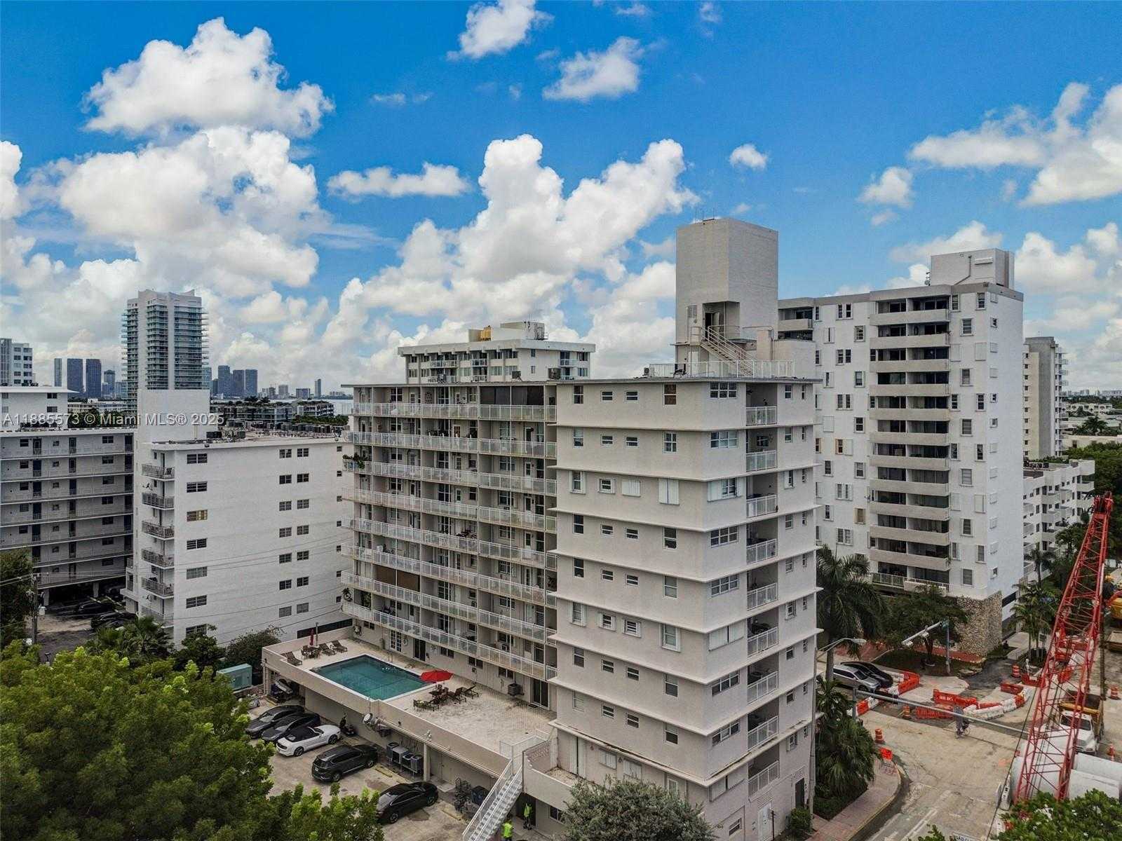 Small Image of 1300 LINCOLN RD #B402, Miami Beach Number 2