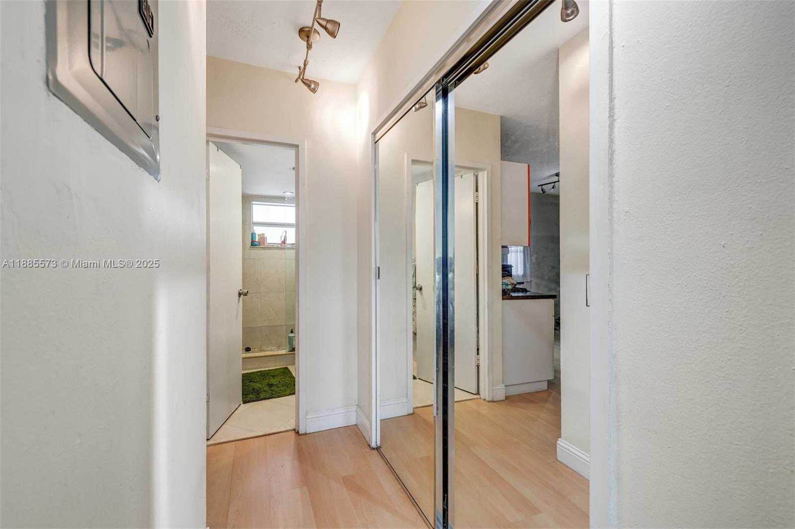 Small Image of 1300 LINCOLN RD #B402, Miami Beach Number 20