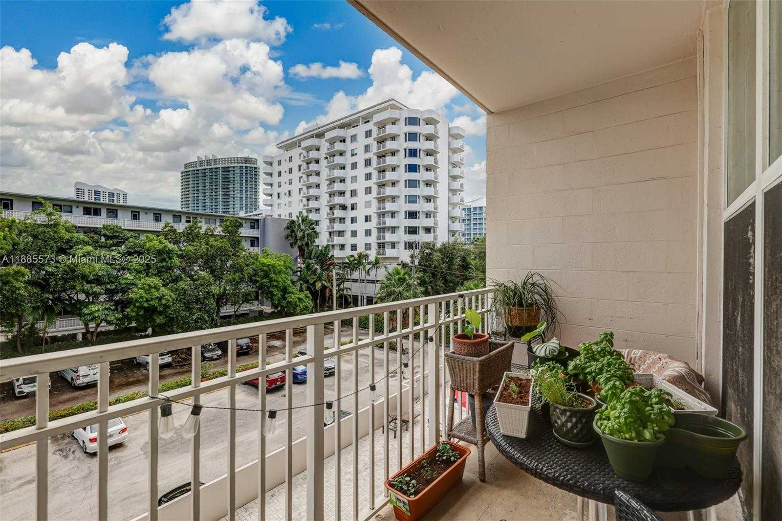 Small Image of 1300 LINCOLN RD #B402, Miami Beach Number 21