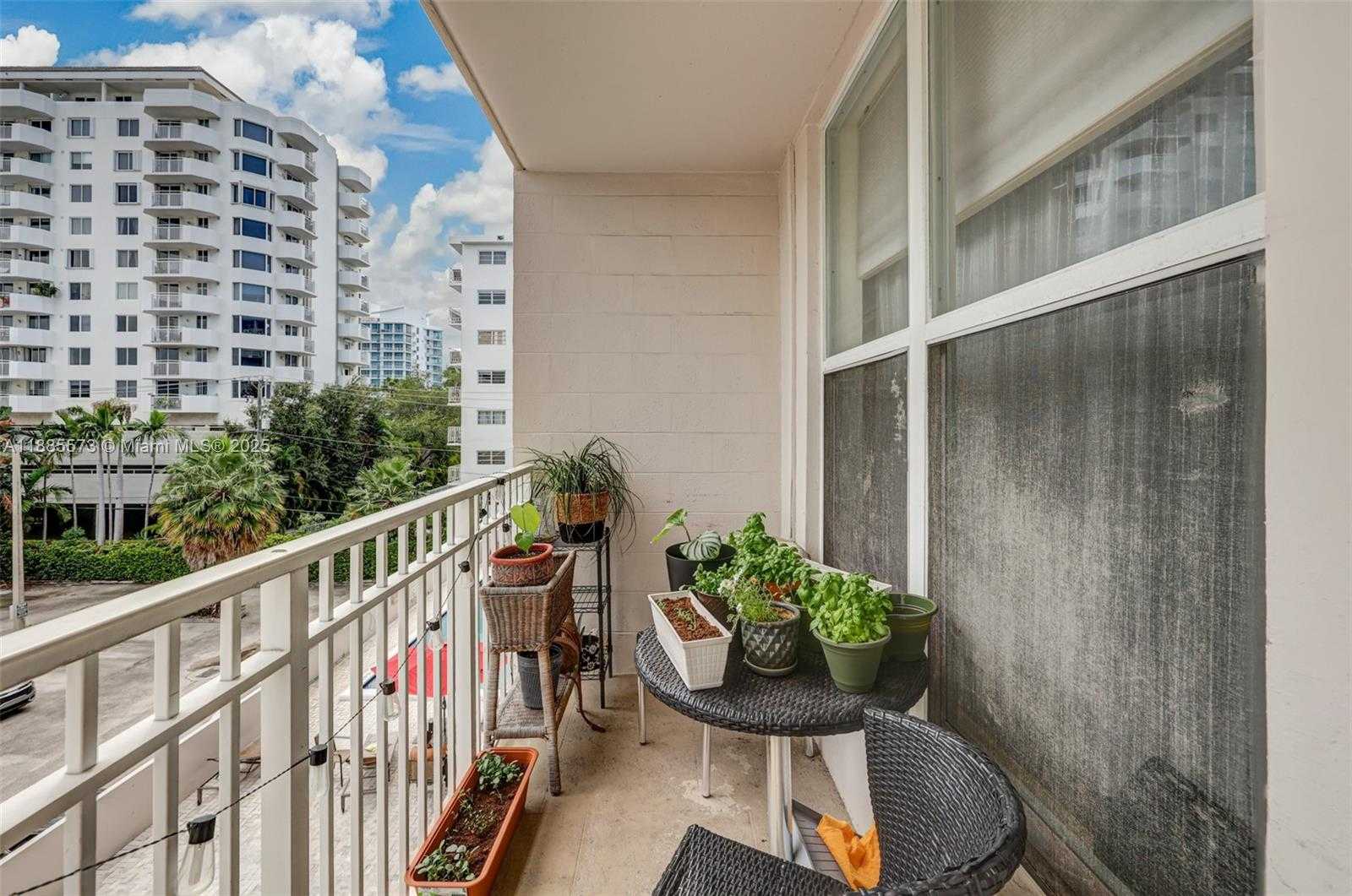 Small Image of 1300 LINCOLN RD #B402, Miami Beach Number 23