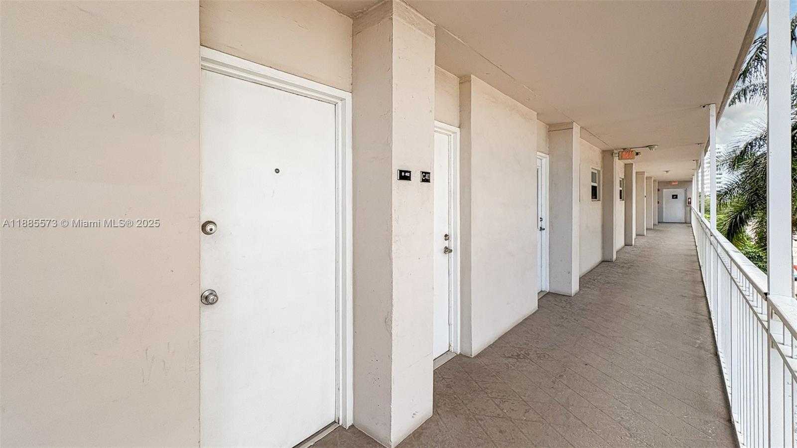 Small Image of 1300 LINCOLN RD #B402, Miami Beach Number 24