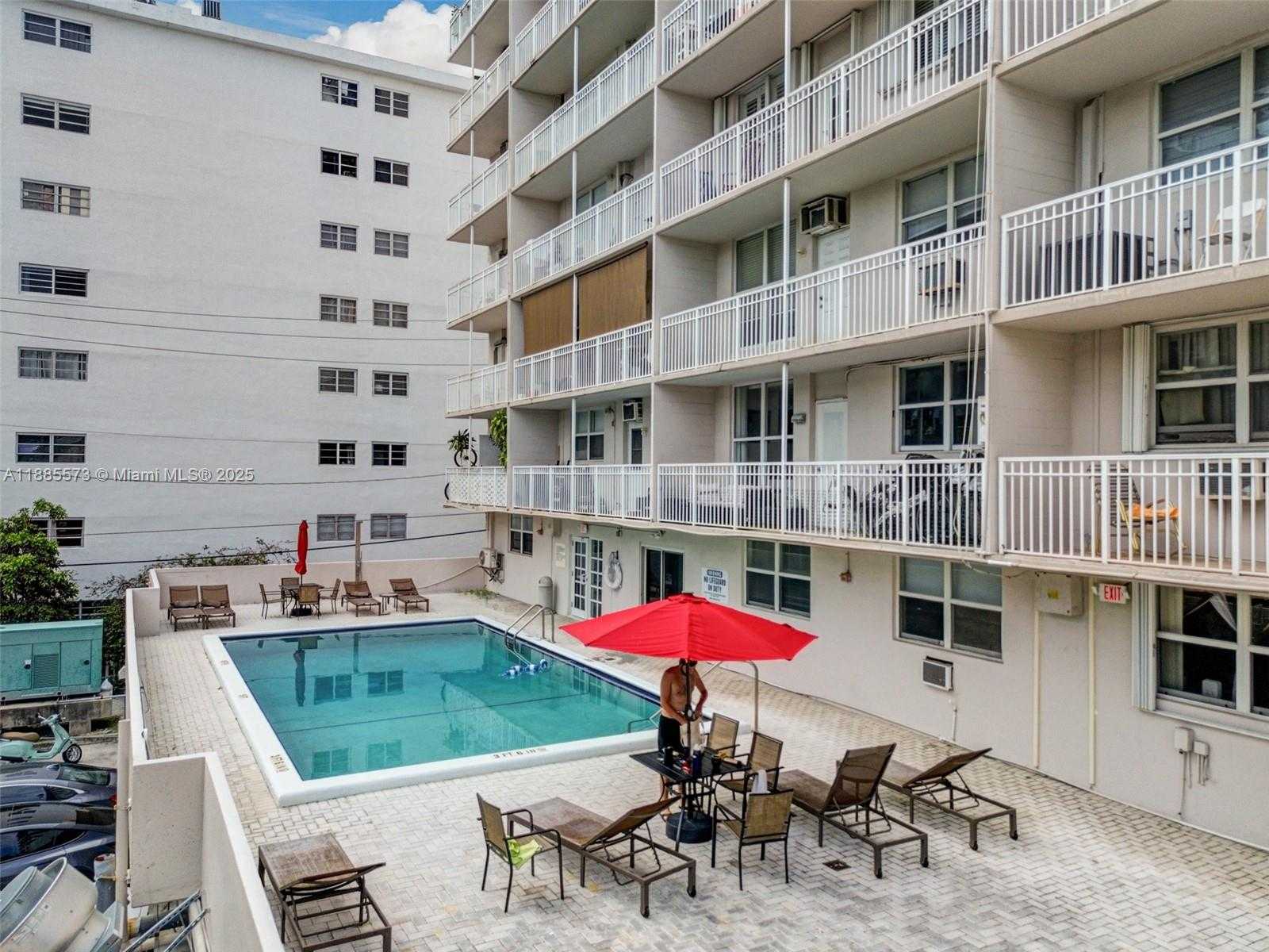 Small Image of 1300 LINCOLN RD #B402, Miami Beach Number 26