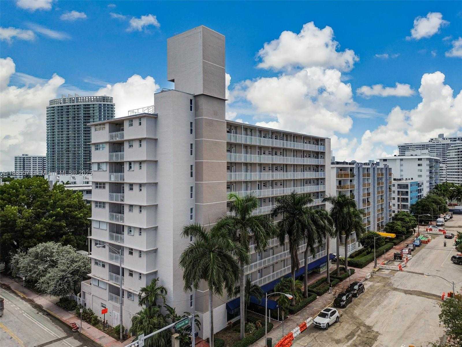Small Image of 1300 LINCOLN RD #B402, Miami Beach Number 3