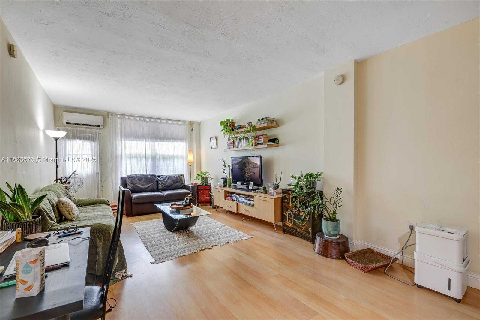 Small Image of 1300 LINCOLN RD #B402, Miami Beach Number 5