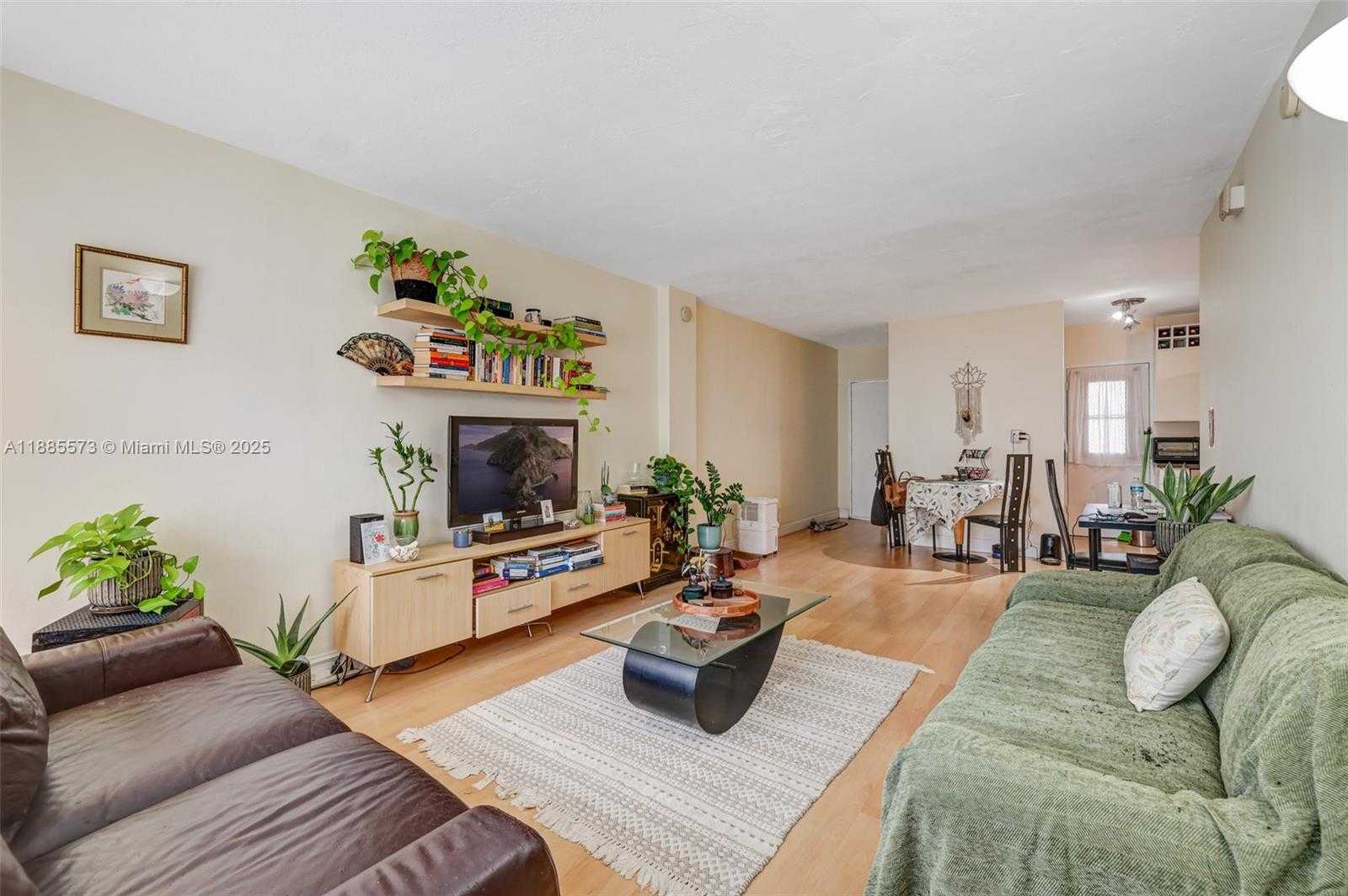 Small Image of 1300 LINCOLN RD #B402, Miami Beach Number 9