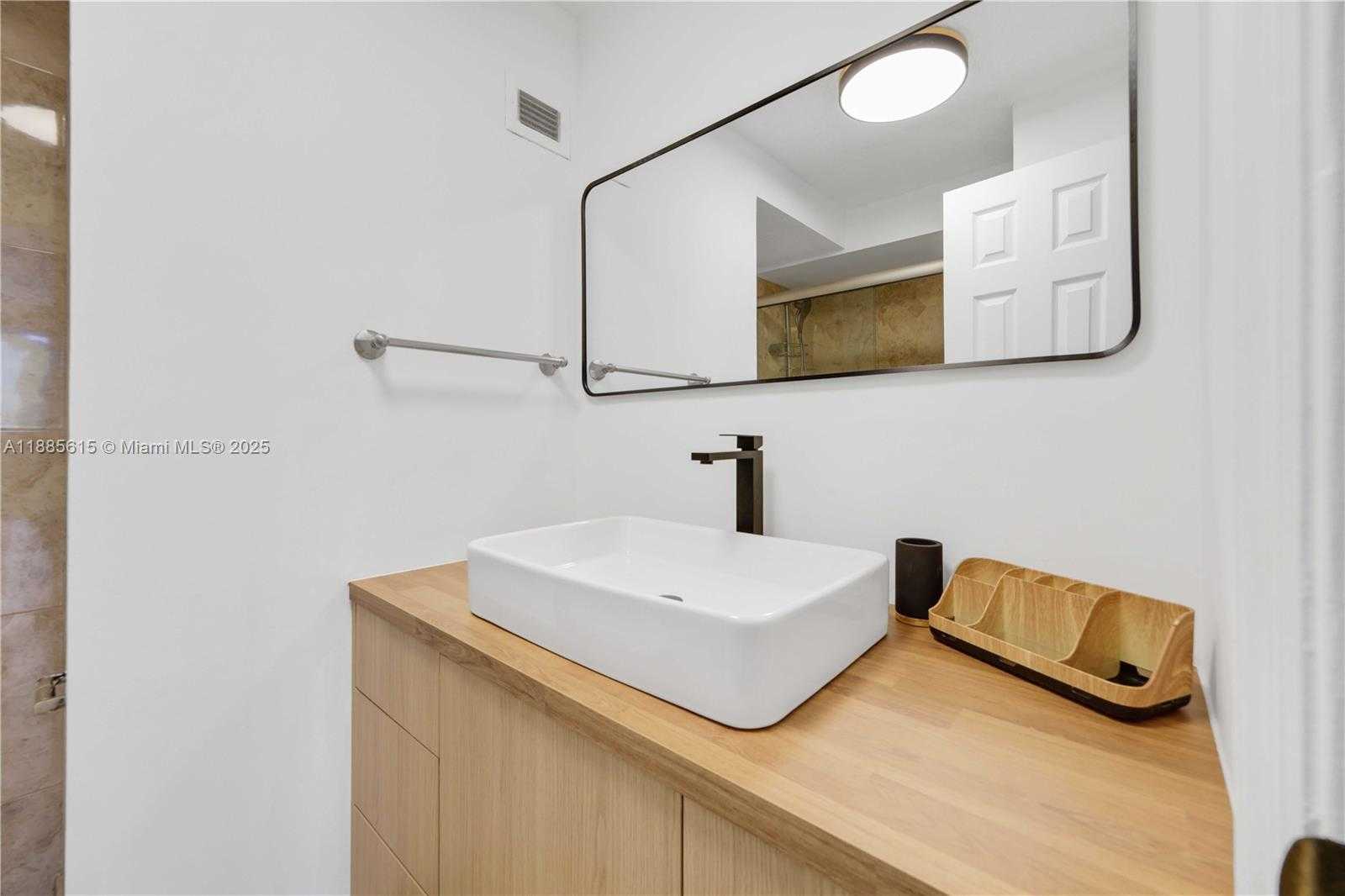 Small Image of 1500 SOUTH OCEAN DR #5C, Hollywood Number 21