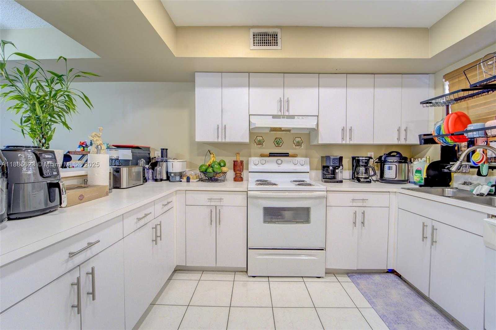 Small Image of 14915 SOUTH WEST 80TH ST #205, Miami Number 5