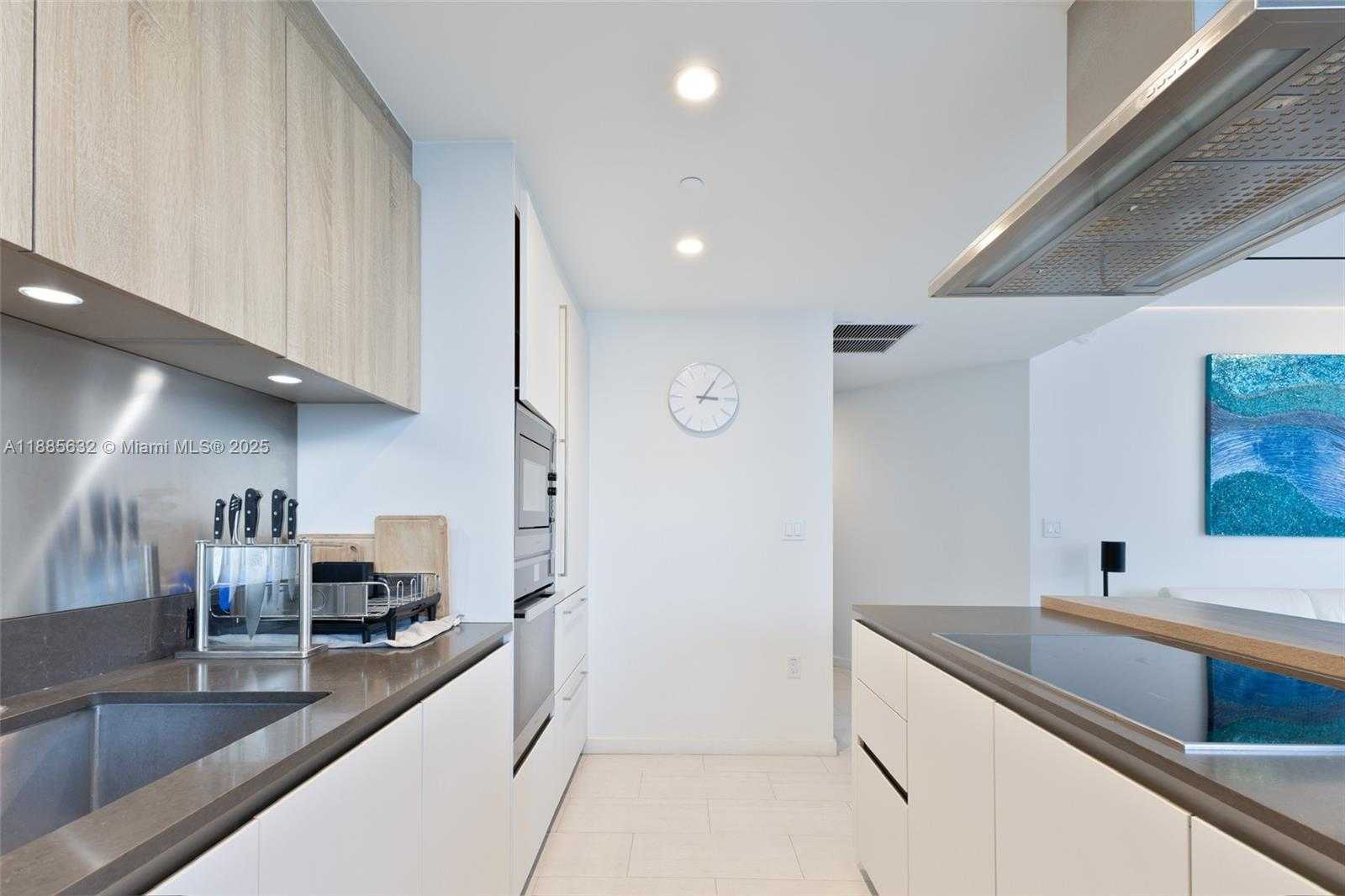 Small Image of 1000 BRICKELL PLZ #2515, Miami Number 15