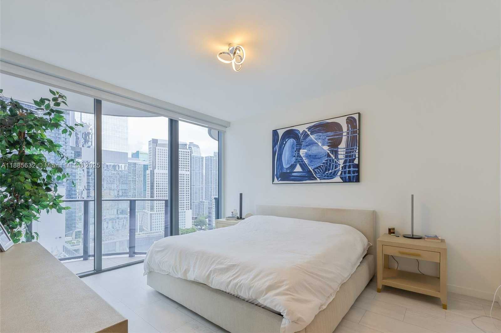 Small Image of 1000 BRICKELL PLZ #2515, Miami Number 22