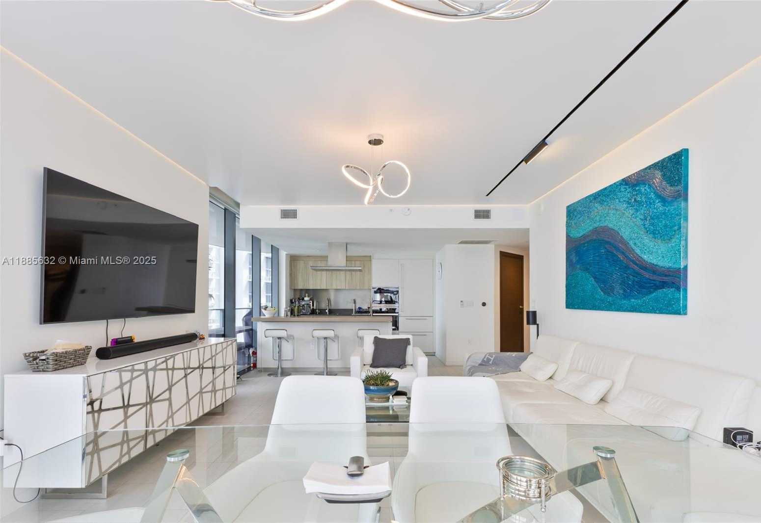 Small Image of 1000 BRICKELL PLZ #2515, Miami Number 8