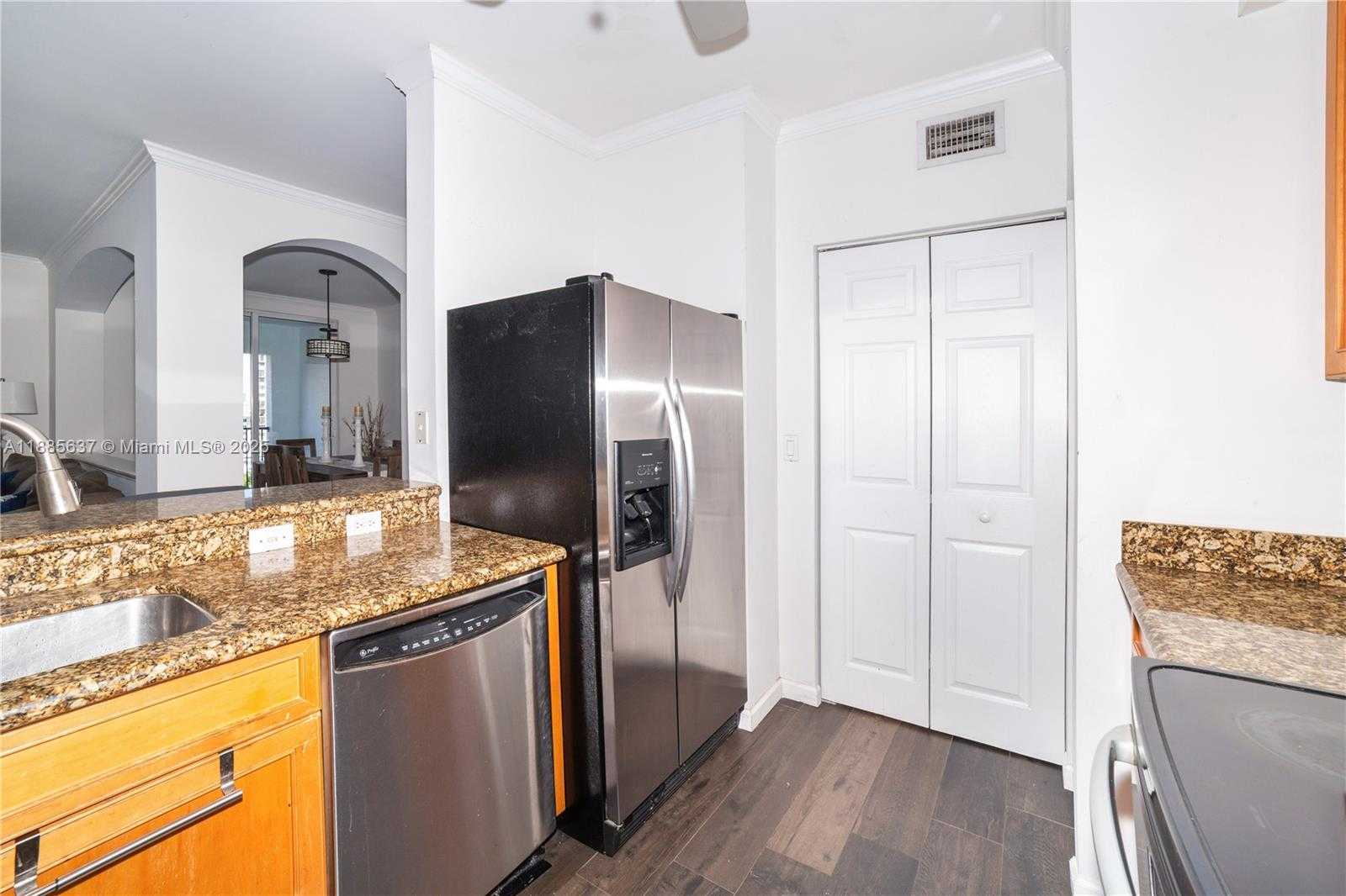Small Image of 17150 NORTH BAY RD #2914, Sunny Isles Beach Number 16