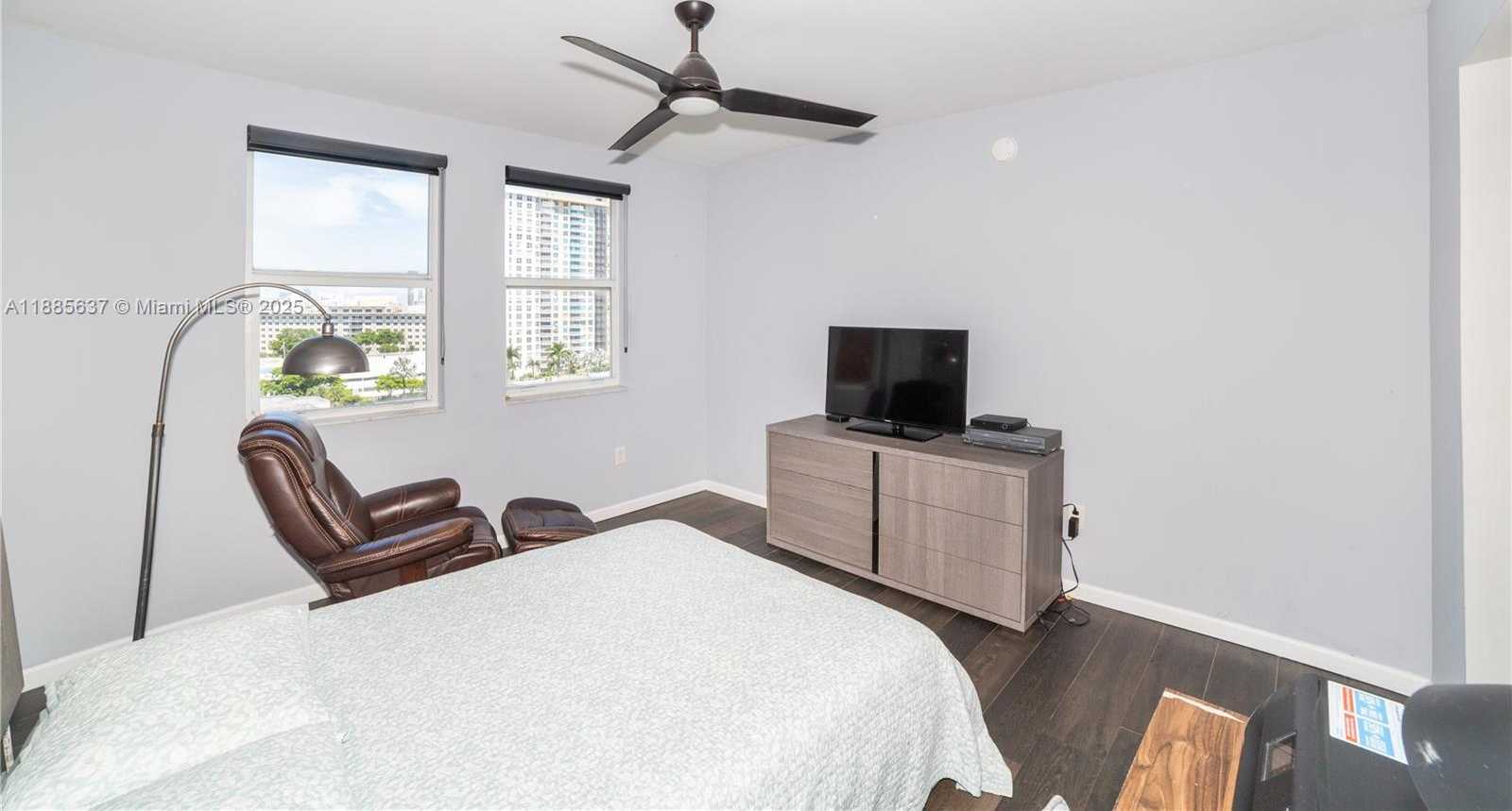 Small Image of 17150 NORTH BAY RD #2914, Sunny Isles Beach Number 19