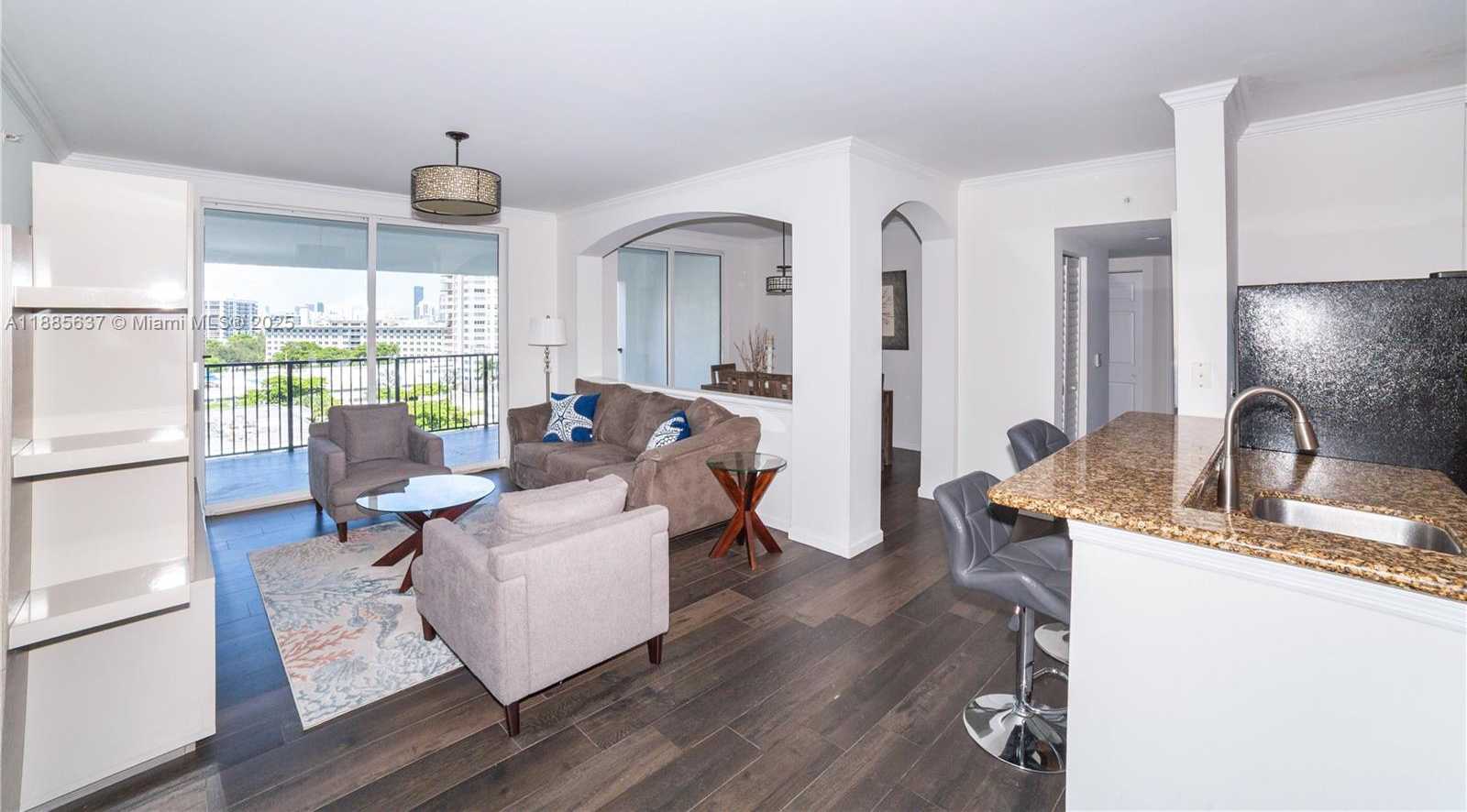 Small Image of 17150 NORTH BAY RD #2914, Sunny Isles Beach Number 2