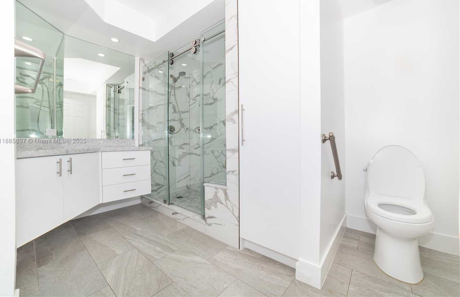 Small Image of 17150 NORTH BAY RD #2914, Sunny Isles Beach Number 22