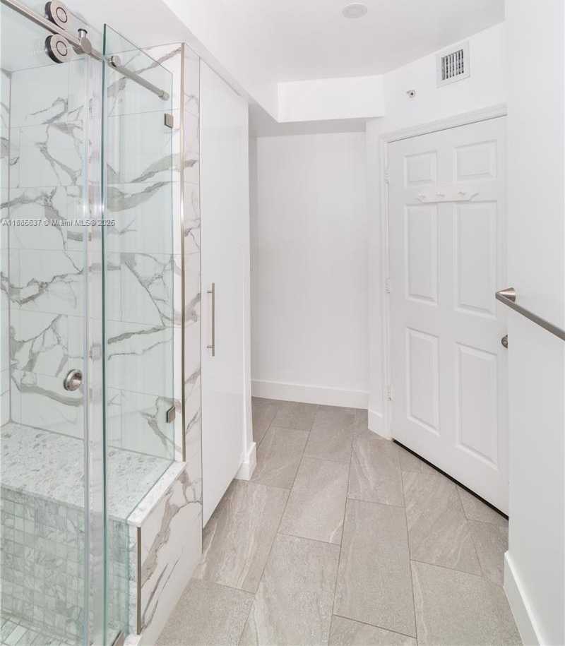 Small Image of 17150 NORTH BAY RD #2914, Sunny Isles Beach Number 27