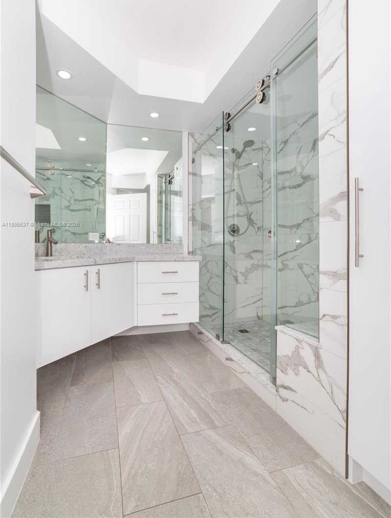 Small Image of 17150 NORTH BAY RD #2914, Sunny Isles Beach Number 28