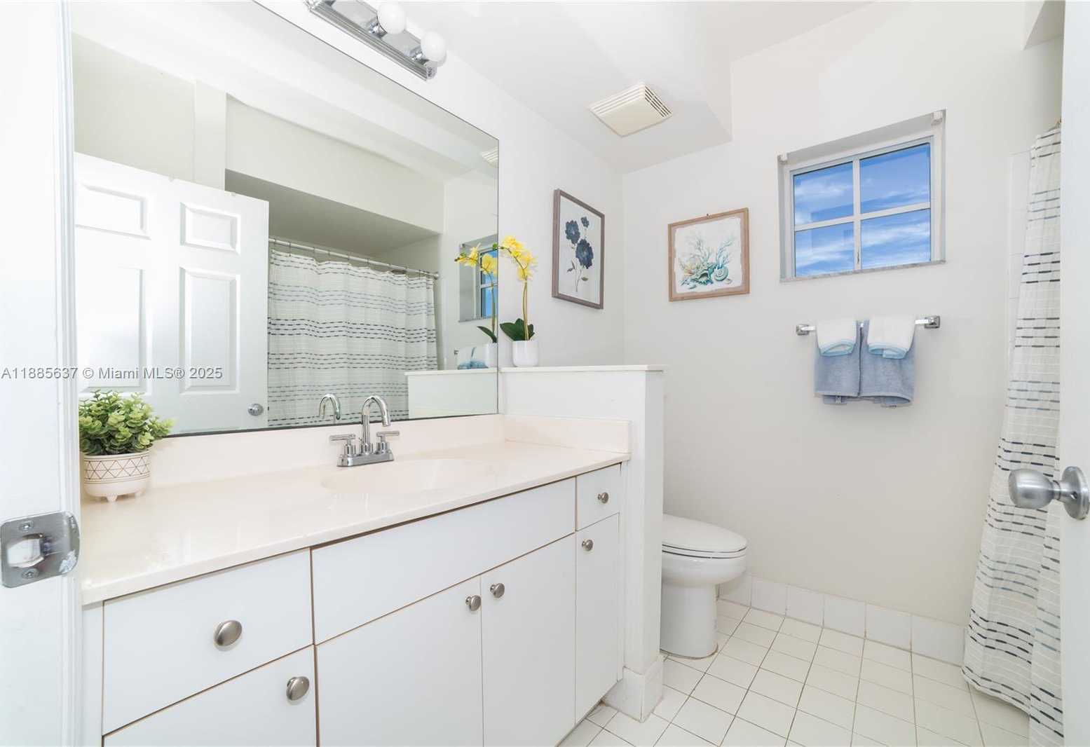 Small Image of 17150 NORTH BAY RD #2914, Sunny Isles Beach Number 36