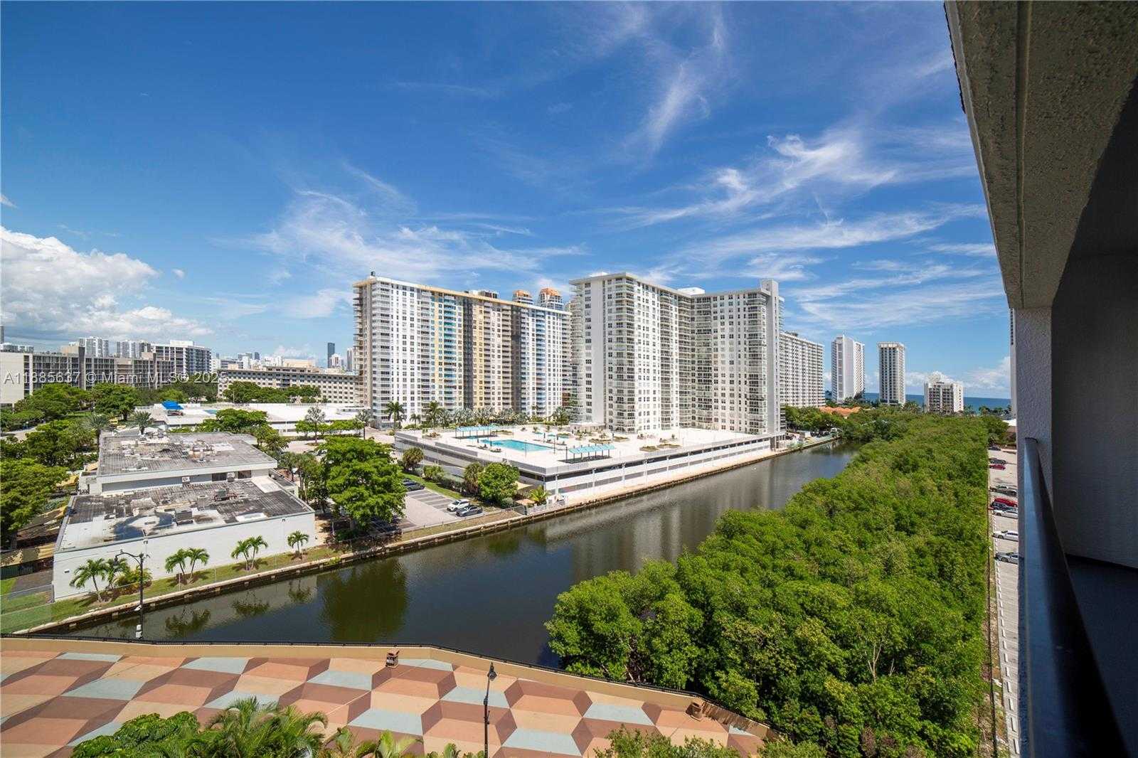 Small Image of 17150 NORTH BAY RD #2914, Sunny Isles Beach Number 45