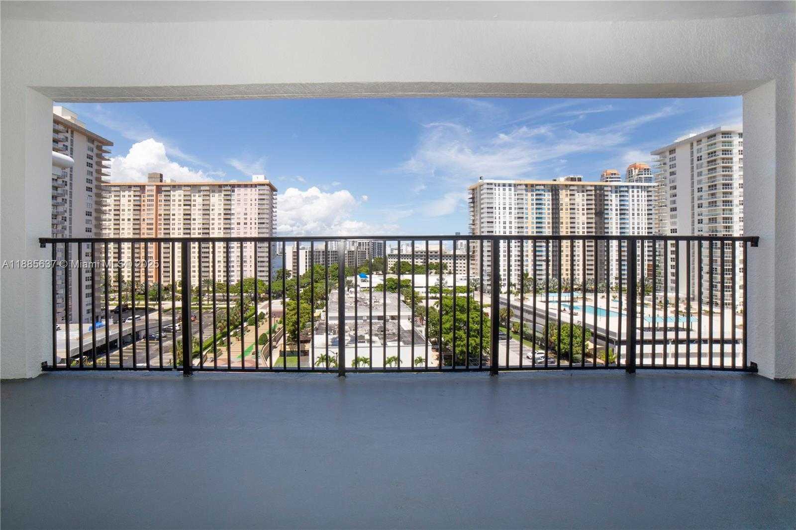 Small Image of 17150 NORTH BAY RD #2914, Sunny Isles Beach Number 49
