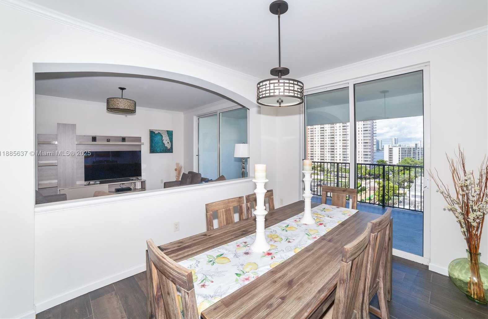 Small Image of 17150 NORTH BAY RD #2914, Sunny Isles Beach Number 5