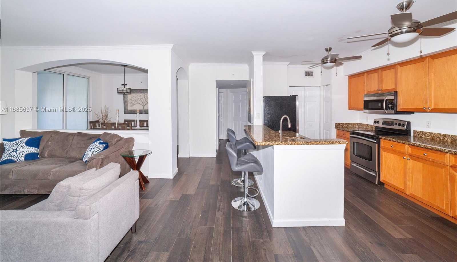 Small Image of 17150 NORTH BAY RD #2914, Sunny Isles Beach Number 9
