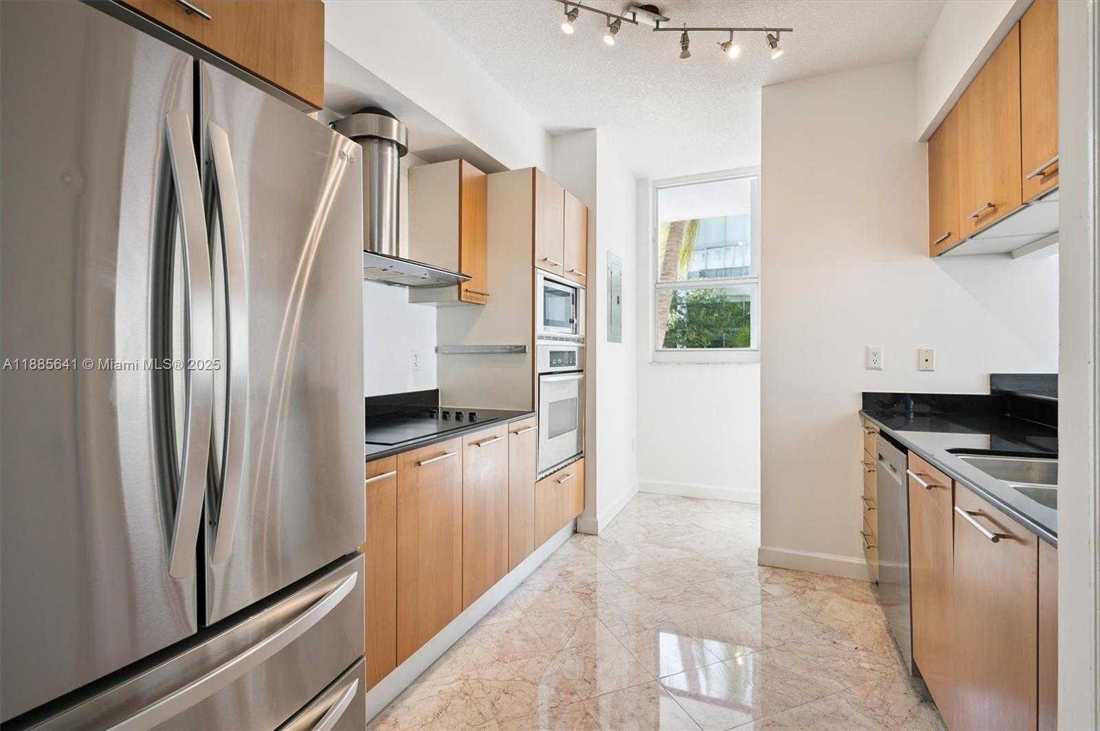 Small Image of 5970 INDIAN CREEK DR #302, Miami Beach Number 4