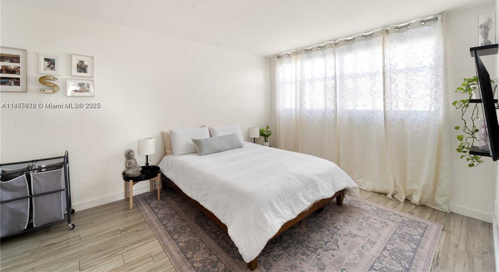 Small Image of 650 NORTH EAST 64TH ST #GPH4, Miami Number 11