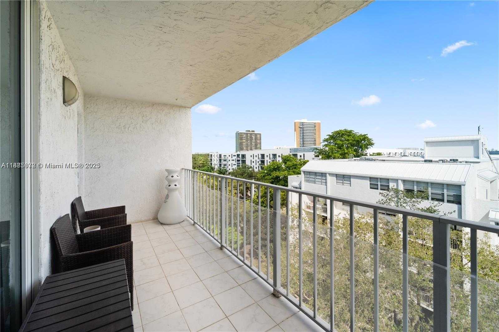 Small Image of 650 NORTH EAST 64TH ST #GPH4, Miami Number 15