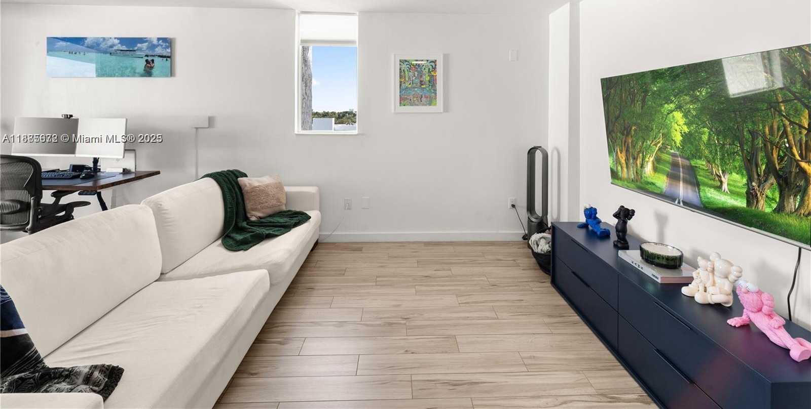 Small Image of 650 NORTH EAST 64TH ST #GPH4, Miami Number 3