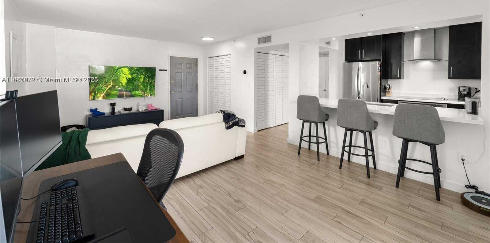 Small Image of 650 NORTH EAST 64TH ST #GPH4, Miami Number 5