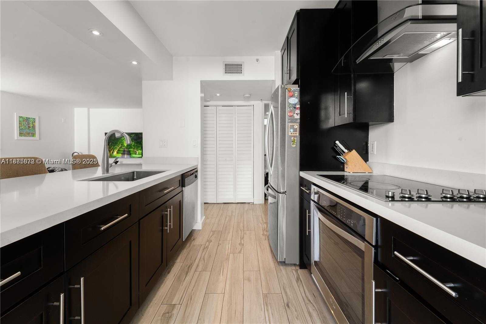Small Image of 650 NORTH EAST 64TH ST #GPH4, Miami Number 7