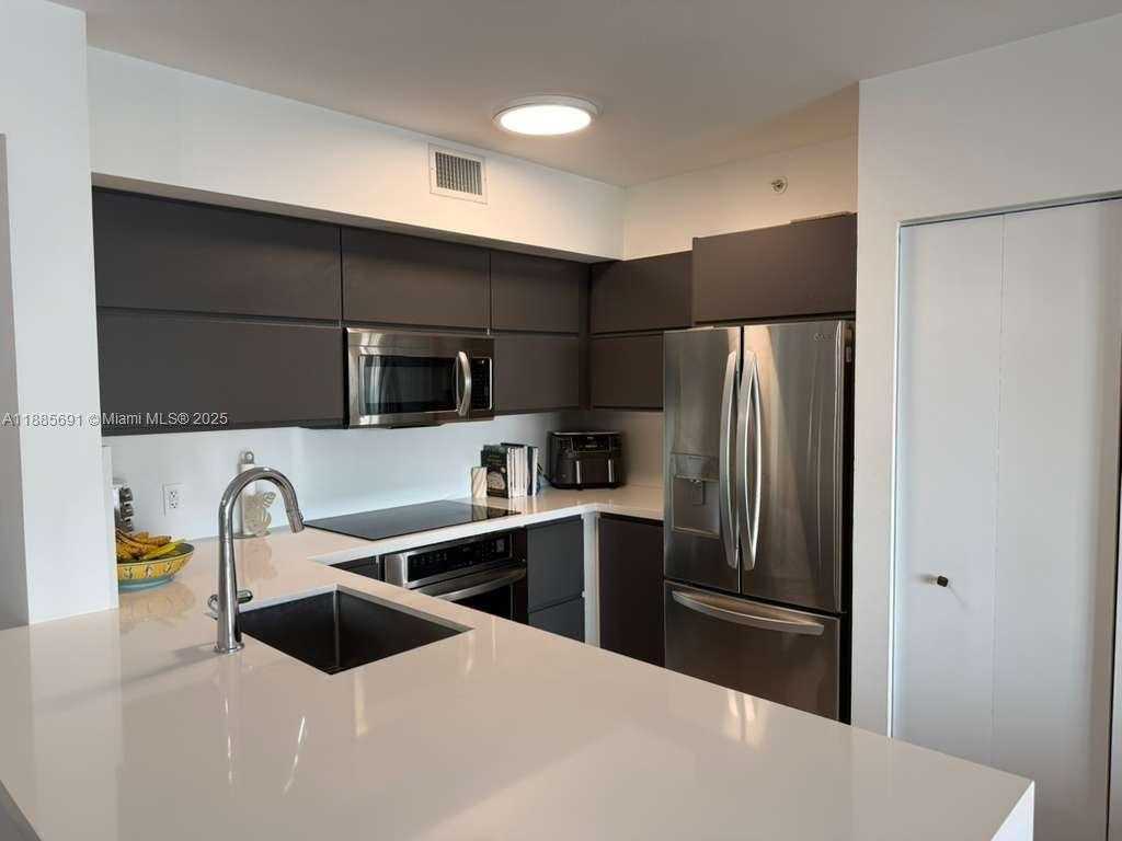 Small Image of Miami Number 6