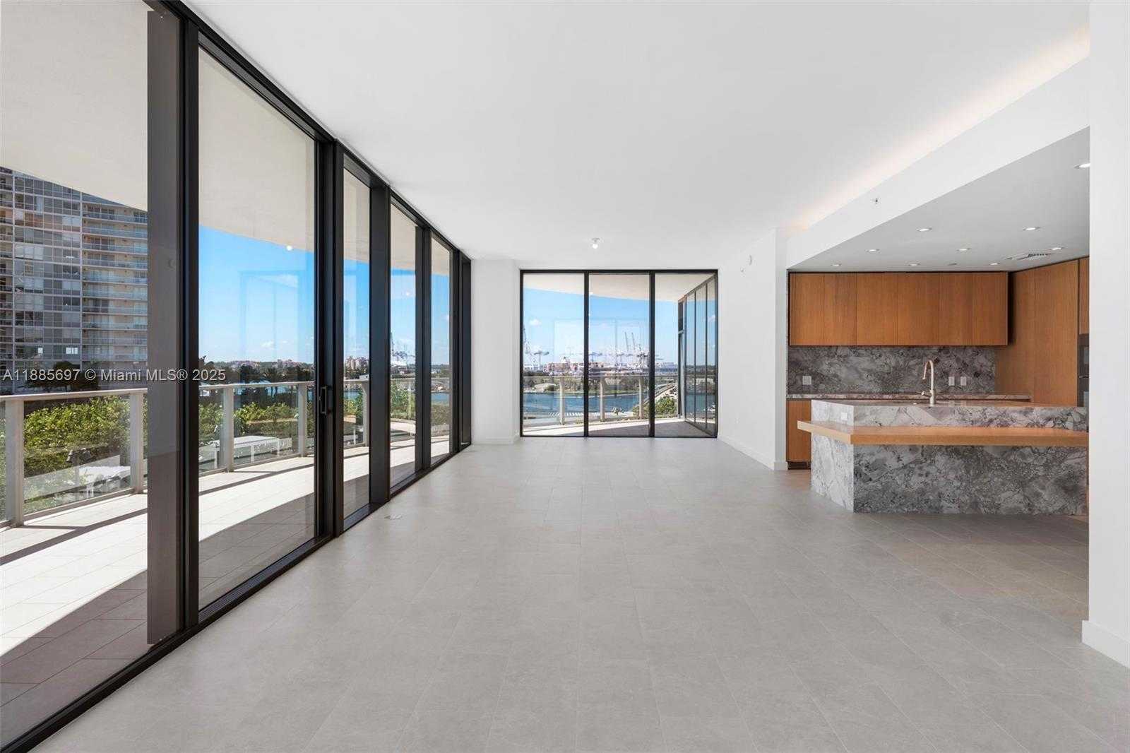 Imagen de Pequeño Objeto