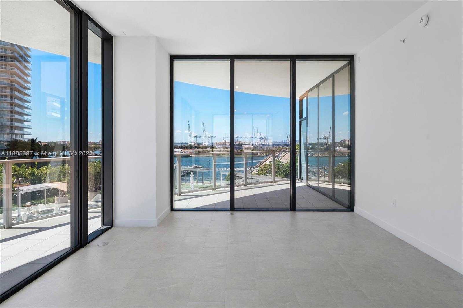 Imagen de Pequeño Objeto