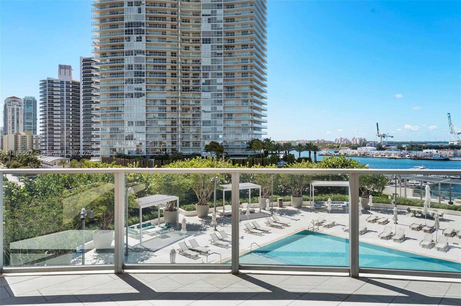 Imagen de Pequeño Objeto