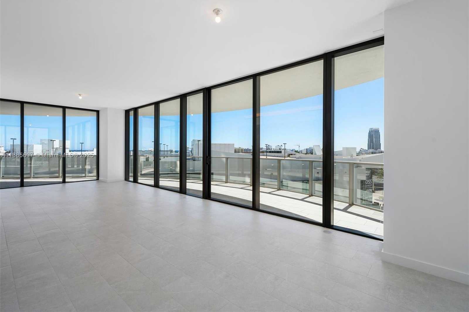 Imagen de Pequeño Objeto