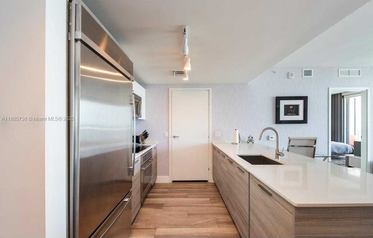 Small Image of 1300 BRICKELL BAY DR #3205, Miami Number 10