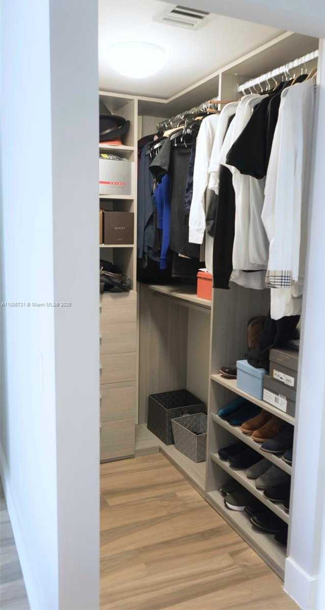Small Image of 1300 BRICKELL BAY DR #3205, Miami Number 22