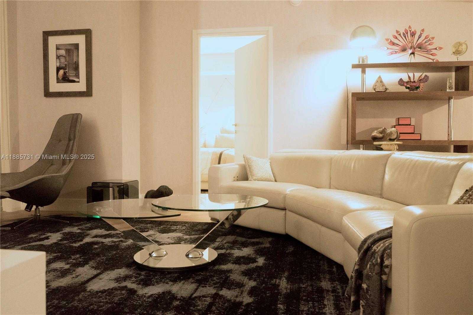 Small Image of 1300 BRICKELL BAY DR #3205, Miami Number 6