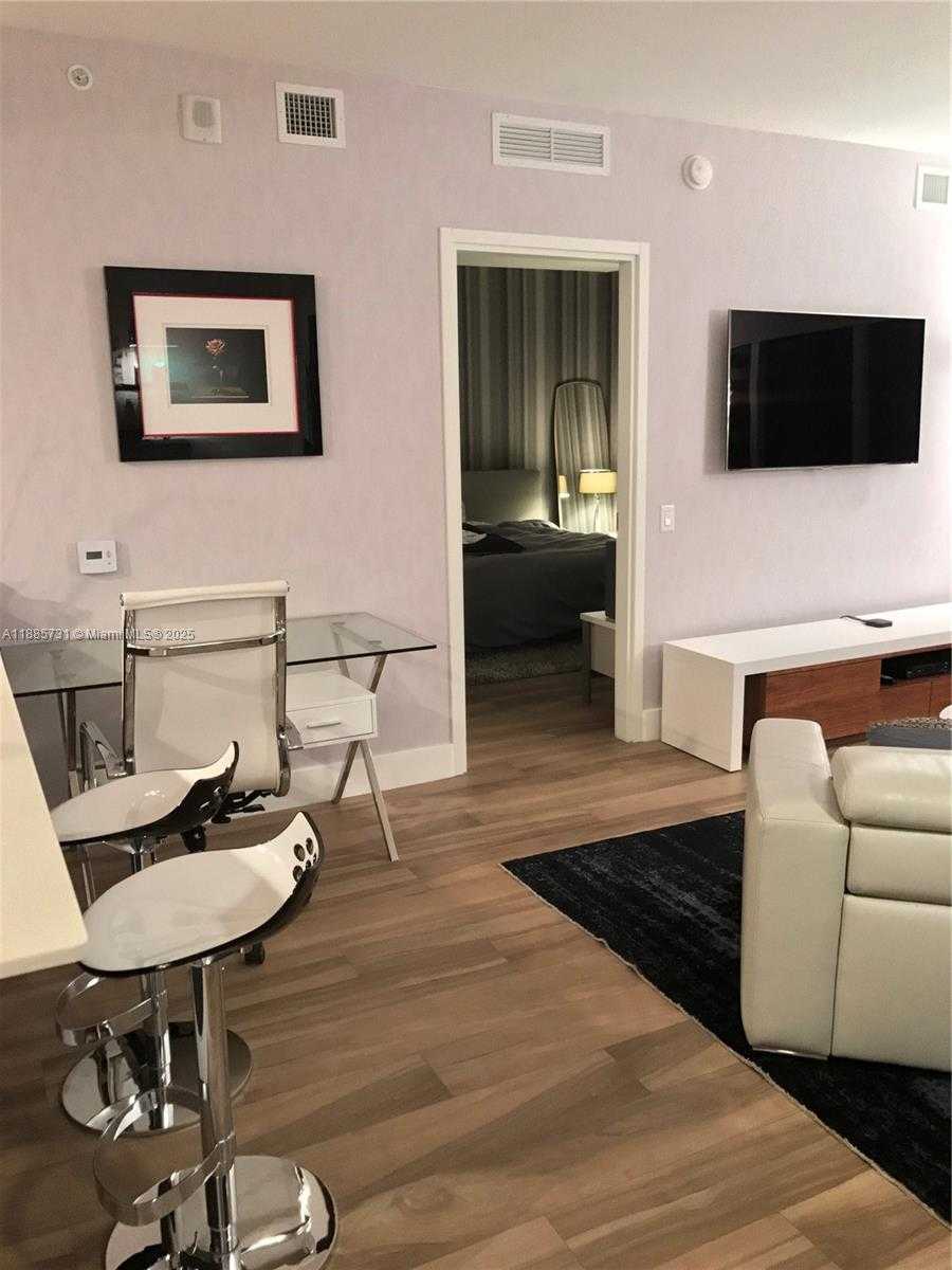 Small Image of 1300 BRICKELL BAY DR #3205, Miami Number 7
