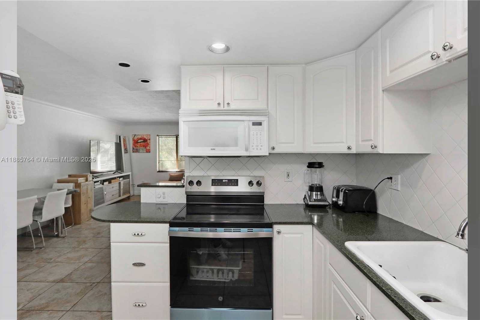 Small Image of 8617 SOUTH WEST 68TH CT #24, Pinecrest Number 14