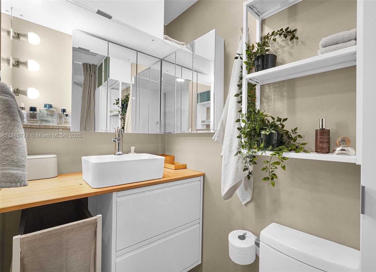 Small Image of 1750 NORTH BAYSHORE DR #3708, Miami Number 16