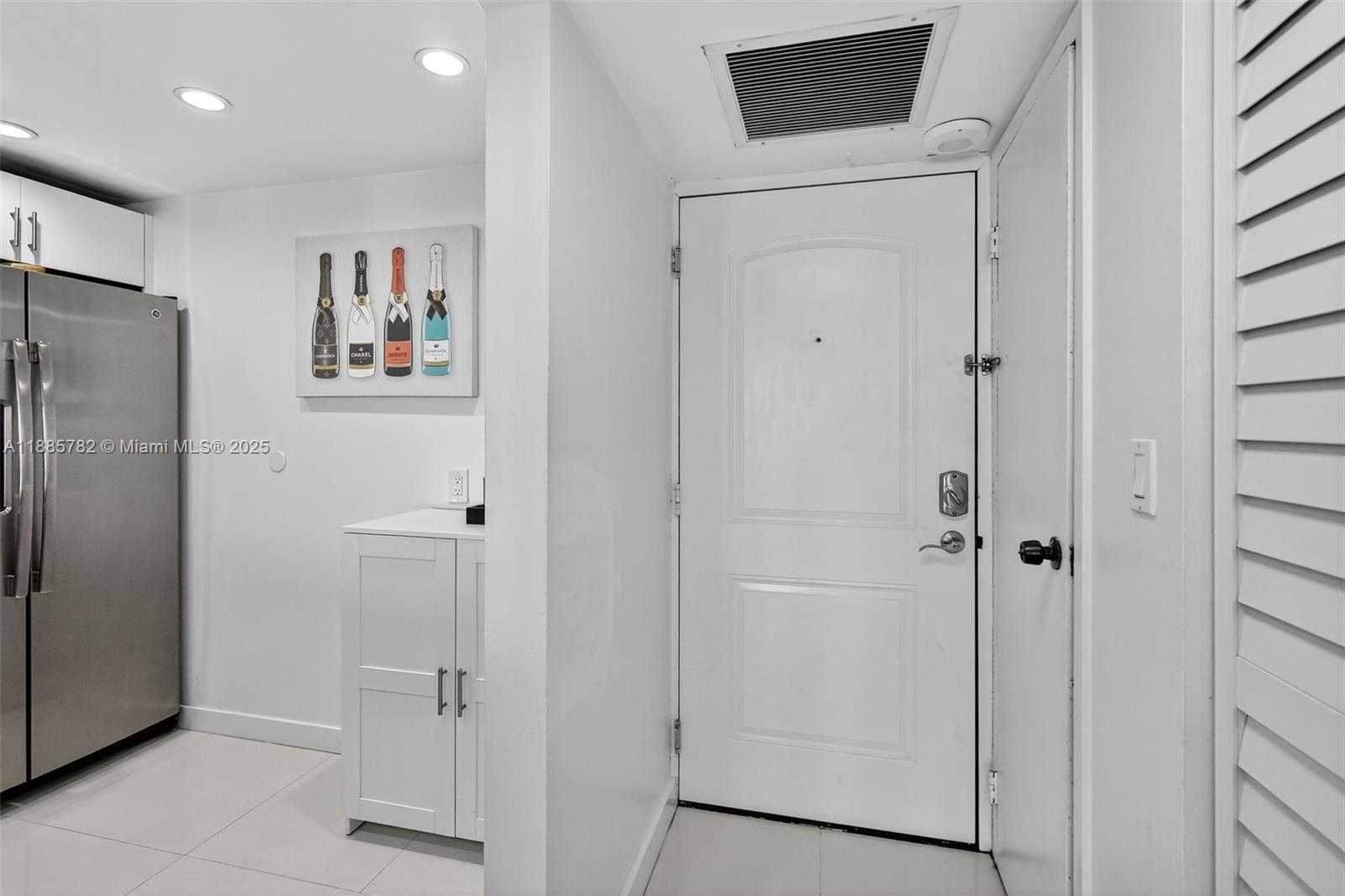 Small Image of 100 BAYVIEW DR #1512, Sunny Isles Beach Number 11