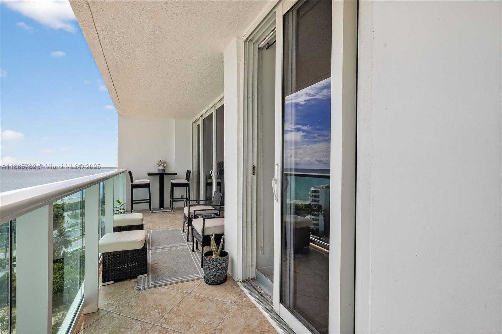 Small Image of 100 BAYVIEW DR #1512, Sunny Isles Beach Number 18