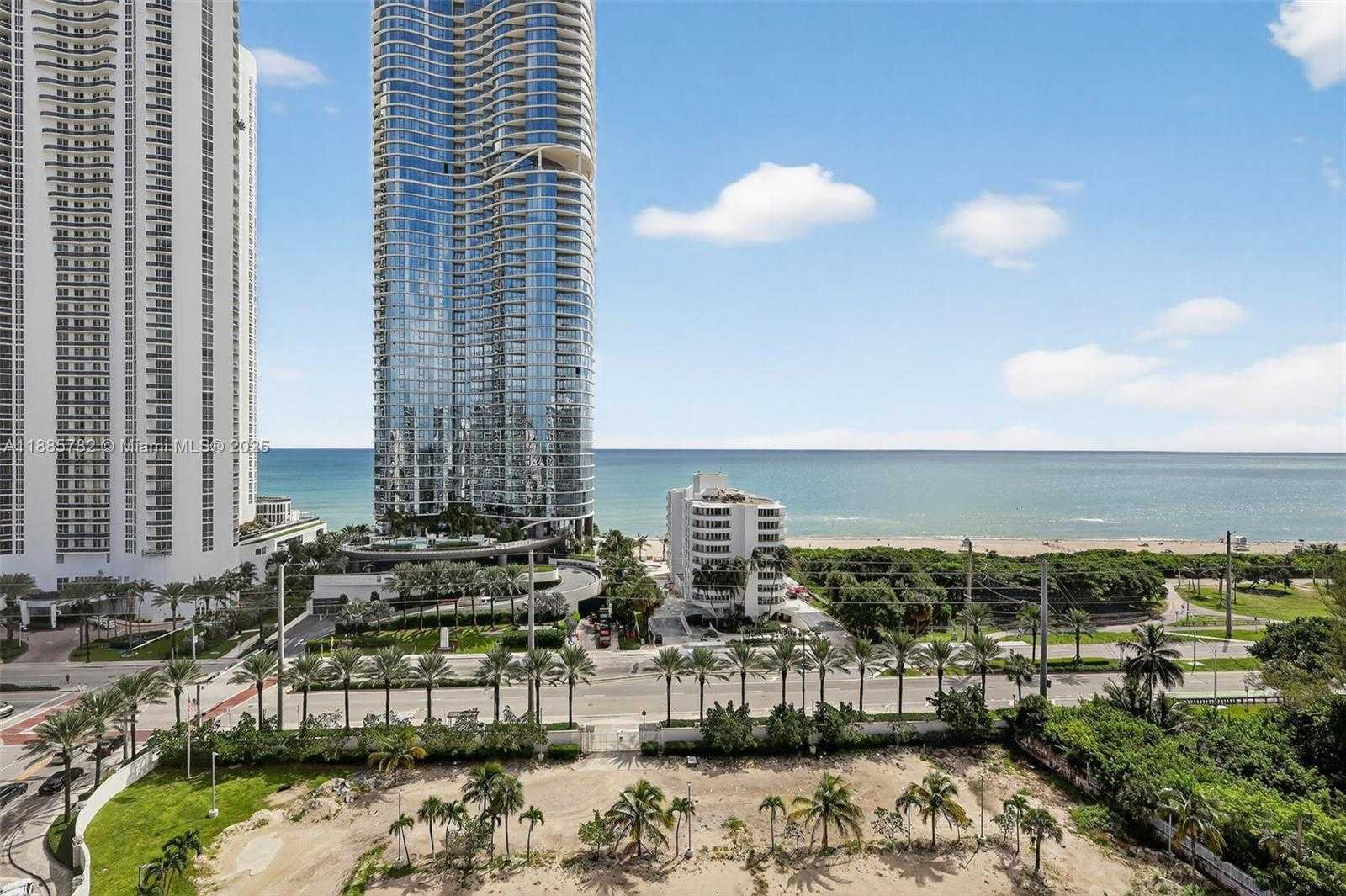 Small Image of 100 BAYVIEW DR #1512, Sunny Isles Beach Number 2