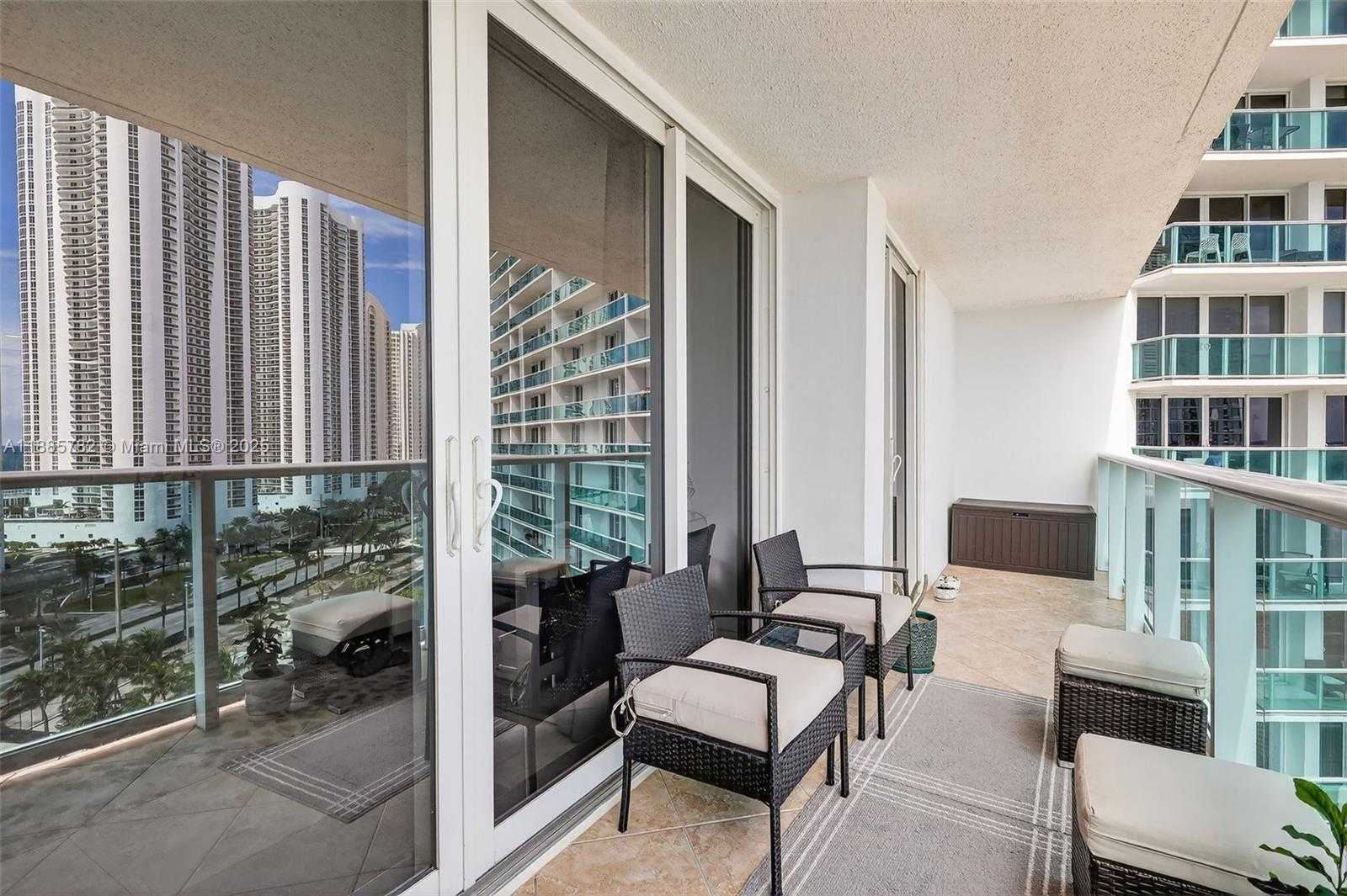 Small Image of 100 BAYVIEW DR #1512, Sunny Isles Beach Number 20