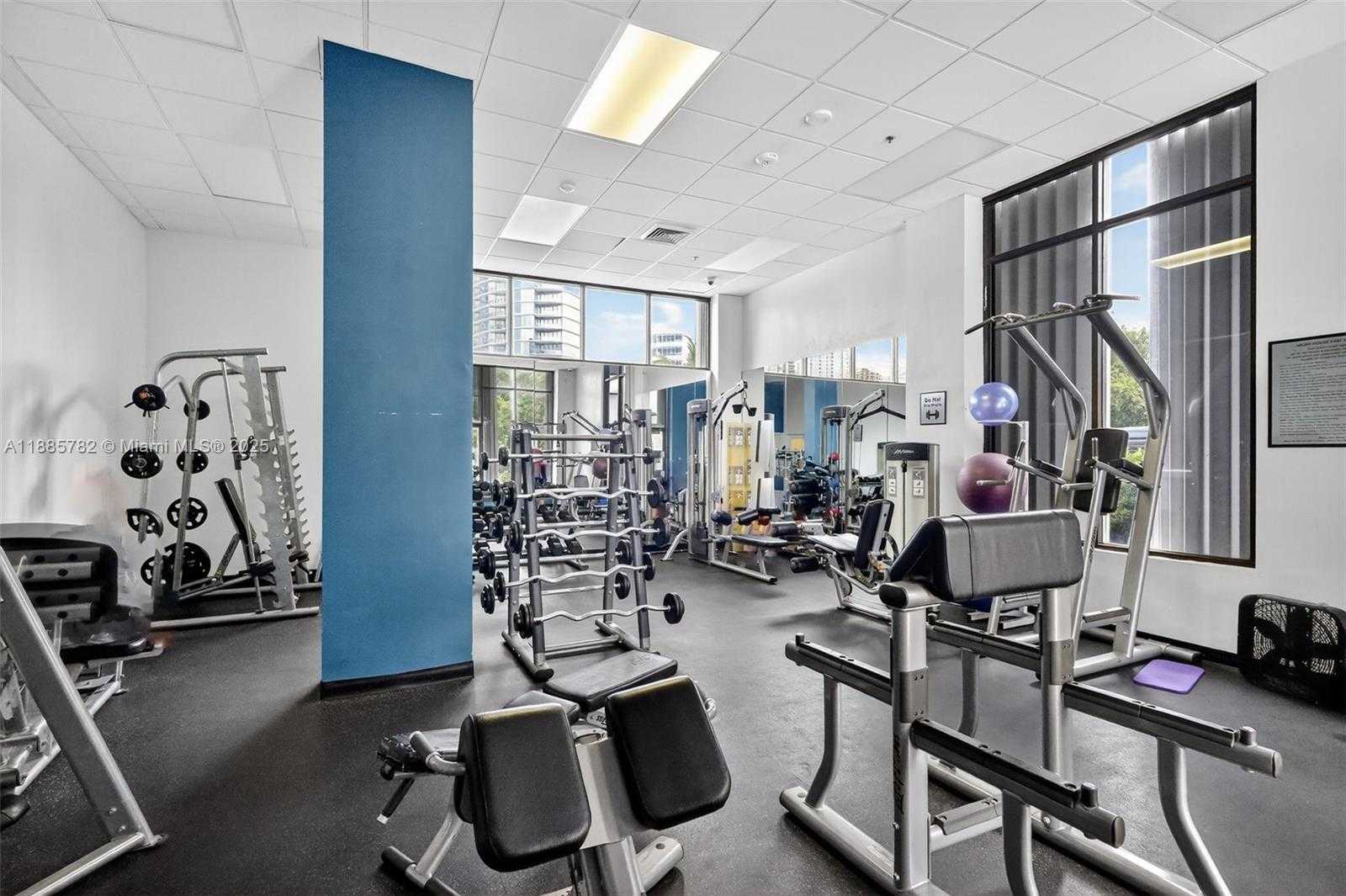 Small Image of 100 BAYVIEW DR #1512, Sunny Isles Beach Number 23